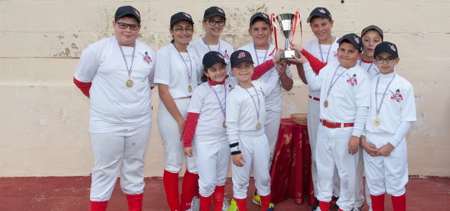 REDCOATS PREPARE FOR THE MABS SOFTBALL LEAGUE