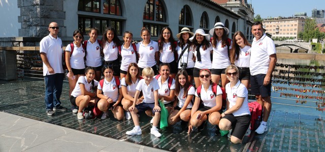REDCOATS COMBINE SOFTBALL WITH WONDERFUL BREAK