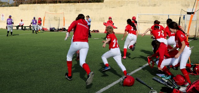 DRAMATIC WALK-OFF WIN FOR THE REDCOATS
